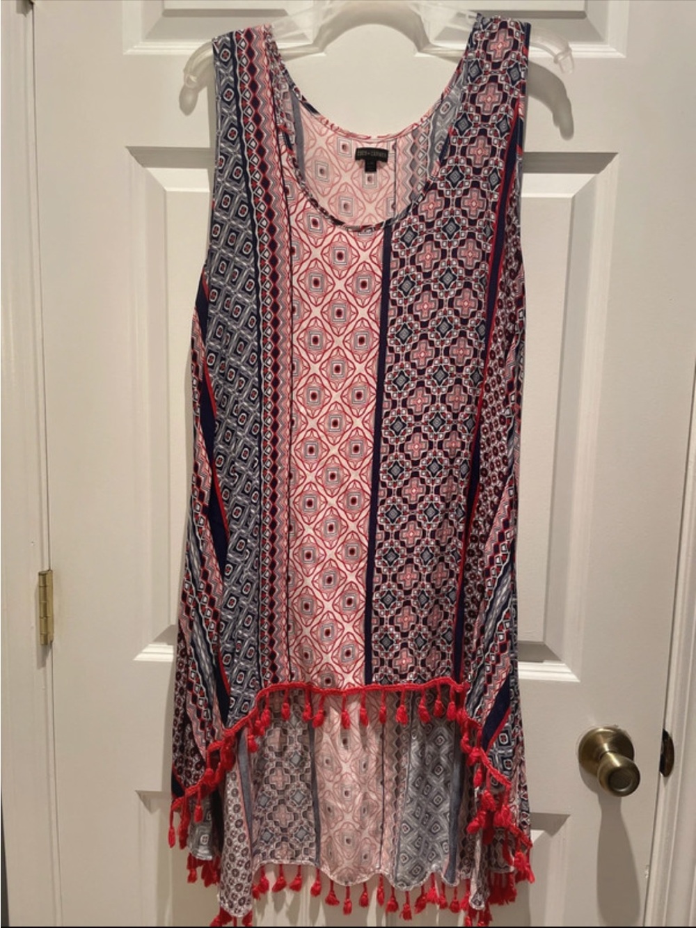 Coco + Carmen Sleeveless High Low Tunic Top Red Tassel Mixed Print size L/XL